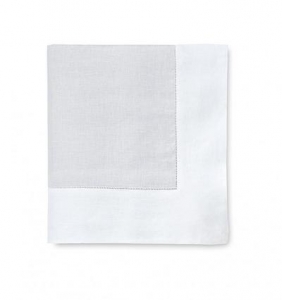 Sferra Reece Oblong Tablecloth 66X160 - White/Silver