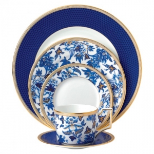 Wedgwood Hibiscus 5-Piece Place Setting