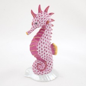 Herend Seahorse on Scallop Shell Raspberry