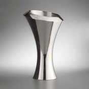 Aquila Vase