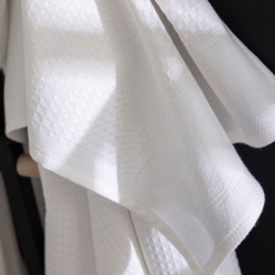 Le Jacquard Francais Pois De Senteur Bath Collection