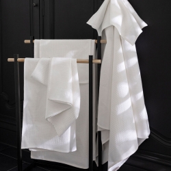 Le Jacquard Francais Pois De Senteur White