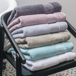 Le Jacquard Francais Caresse Bath Towels