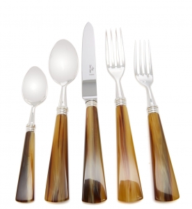 Alain Saint Joanis Tonia Dark Horn 5 Piece Setting*