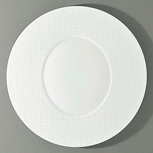 Raynaud Checks by Thomas Keller Round Dinner Plate - Oval Well