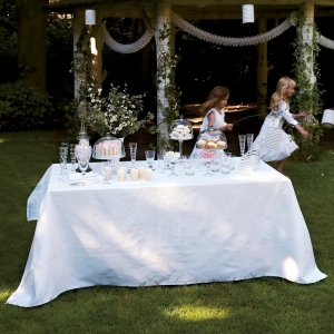 Le Jacquard Francais Siena Blanc Tablecloth - 69" x 126"