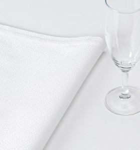 Le Jacquard Francais Offre White Galuchat Tablecloth - 69 x 98