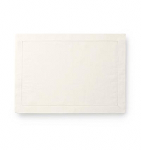 Sferra Classico Ecru Oblong Placemat / 13 X 19 - Set of 4