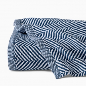 SFERRA Camilo White/Navy King Blanket