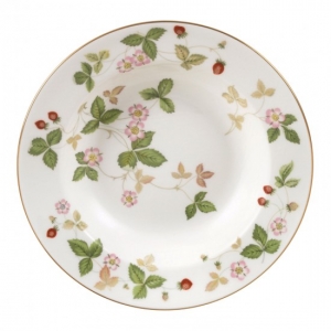 Wedgwood Wild Strawberry Rim Soup - 8"