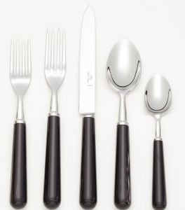 Alain Saint Joanis Basic Black & White Horn Stainless 5 Piece Setting*
