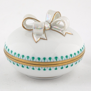 Herend Round Box With Bow - Green
