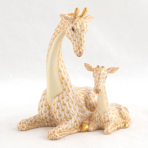 Herend Mother & Baby Giraffe - Butterscotch