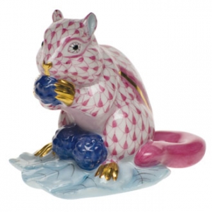 Herend Chipmunk w/Berries Raspberry