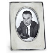 Match Pewter Piemonte Oval Frame - Small - 2.9 x 4