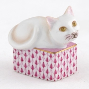 Herend Cat In Box - Raspberry